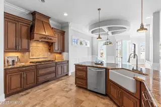 2744 Long Bay Drive SE, Southport, NC 28461 — 4-bedroom home in St James, Southport, NC, photo 21 of 74: Chef is Always in the Kitchen
