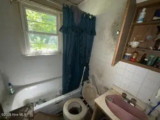 5516 County Line Road, New Bern, NC 28562 – photo 10: Bathroom 1