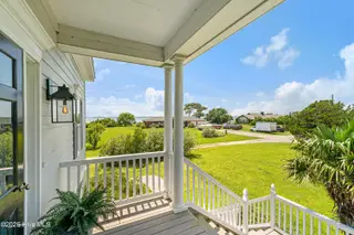 255 Oak Road, Beaufort, NC 28516 – photo 5: Front porch