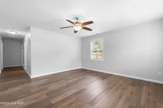 629 Walnut Drive, Jacksonville, NC 28540 – photo 5: 05
