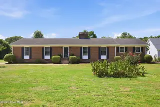 6762 River Road, Washington, NC 27889 — 3-bedroom home in Country Club Hills, Washington, NC, photo 6 of 55: 6-web-or-mls-IMG_0001 (1)