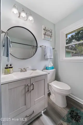 2614 Country Club Road, Jacksonville, NC 28546 – photo 17: Bath