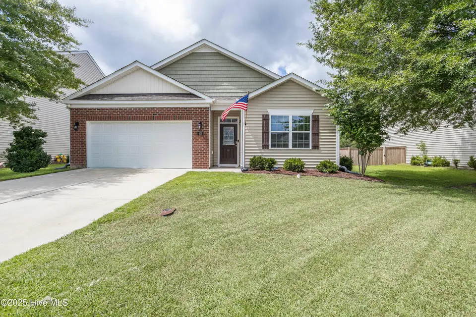 409 Ginger Drive, New Bern, NC 28560 – photo 1 of 37: 409 Ginger Dr.