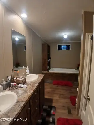 910 Mccaskill Drive, Kinston, NC 28501 — 4-bedroom manufactured home, Kinston, NC, photo 16 of 27