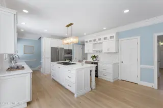 1177 Arboretum Drive, Wilmington, NC 28405 – photo 17: 1177_Arboretum_Kitchen_Arboretum1177-5ki