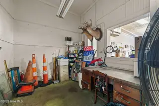 115 N Queen Street, Kinston, NC 28501 – photo 13: 27-web-or-mls-LHV_9948