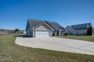 205 Antioch Lakes Road, New Bern, NC 28560 – photo 3: 2