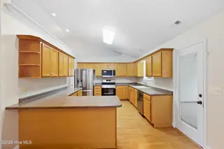 117 Clearbrook Way, New Bern, NC 28562 — 3-bedroom home in Berne Glade, New Bern, NC, photo 3 of 49: 117 Clearbrook Way, New Bern, NC 28562