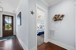 4451 Old Towne Street, Wilmington, NC 28412 – photo 10: 15_hallway