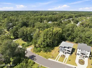 625 Vale Drive, Wilmington, NC 28411 – photo 8: 15-web-or-mls-DJI_20260909115918_0587_D