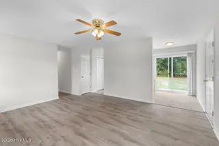 25 Crown Point Road, Hubert, NC 28539 — 3-bedroom home in Crown Point, Hubert, NC, photo 6 of 20: crown-6