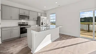 269 Lake Tyler Drive, New Bern, NC 28560 – photo 4: 18-web-or-mls-DSC_0991