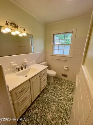 106 W Berkshire Road, Greenville, NC 27858 – photo 17: Hallway Bathroom