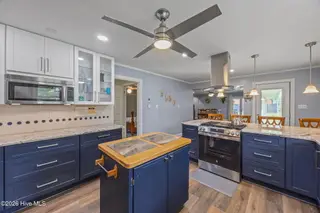 1104 Longview Drive, New Bern, NC 28562 — 3-bedroom home in Sherwood Forest, New Bern, NC, photo 7 of 53: 43-web-or-mls-0C0A8754