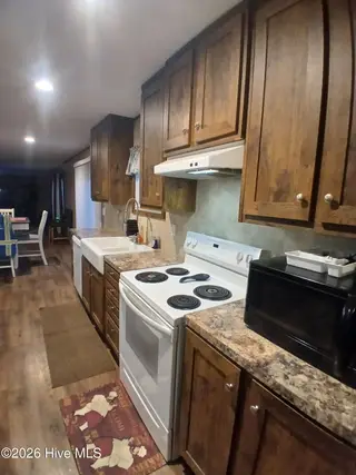 910 Mccaskill Drive, Kinston, NC 28501 — 4-bedroom manufactured home, Kinston, NC, photo 9 of 27