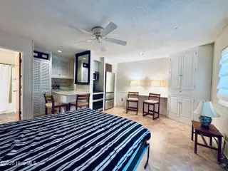 6125 Harbourside Drive, New Bern, NC 28560 – photo 5: Living Space