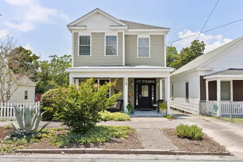 720 S 6th Street, Wilmington, NC 28401 – photo 1 of 48: IMG_9717