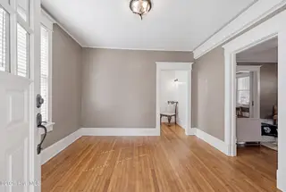1014 W Main Street, Elizabeth City, NC 27909 – photo 3: Foyer