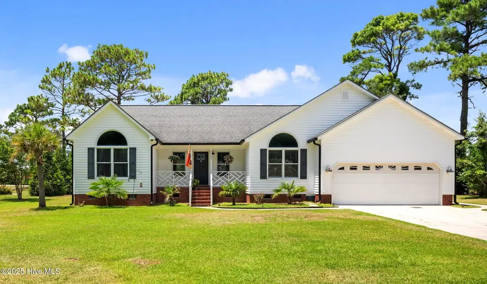 2007 Royal Pines Drive, New Bern, NC 28560 – photo 1 of 38: 2007 Royal Pines