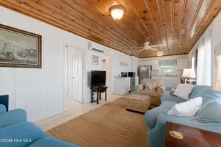312 E Bogue Boulevard, Atlantic Beach, NC 28512 – photo 6: Open living space