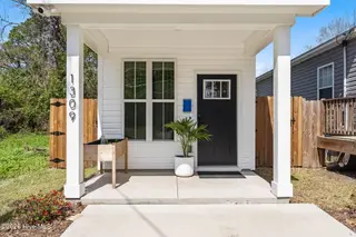 1309 Marsdon Avenue, Wilmington, NC 28401 — 3-bedroom home in Downtown, Wilmington, NC, photo 2 of 22: 3-web-or-mls-cammediallc.com (13 of 41)