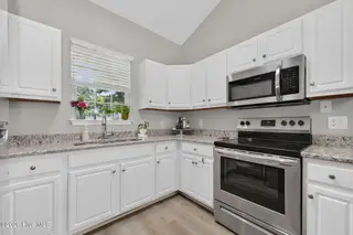5094 Wyncie Wynd, Southport, NC 28461 — 2-bedroom townhome in South Harbour Village, Southport, NC, photo 22 of 37