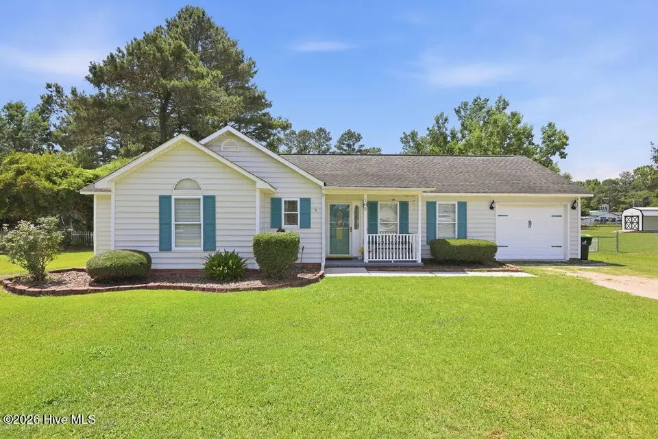 102 Tobacco Road, New Bern, NC 28562 — 3-bedroom home in Spring Garden, New Bern, NC, photo 1 of 37: IMG_0203