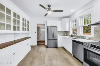 207 N 13th Street, Wilmington, NC 28401 — 4-bedroom home, Wilmington, NC, photo 17 of 39: Kitchen 3
