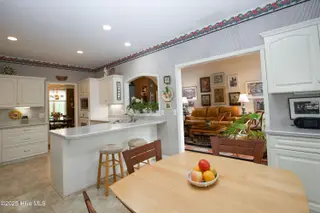 17 Cardinal Drive, Whispering Pines, NC 28327 – photo 19: Breakfast Area