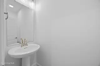 4008 Smoked Maple Drive 62, Leland, NC 28451 – photo 15: 16_bathroom