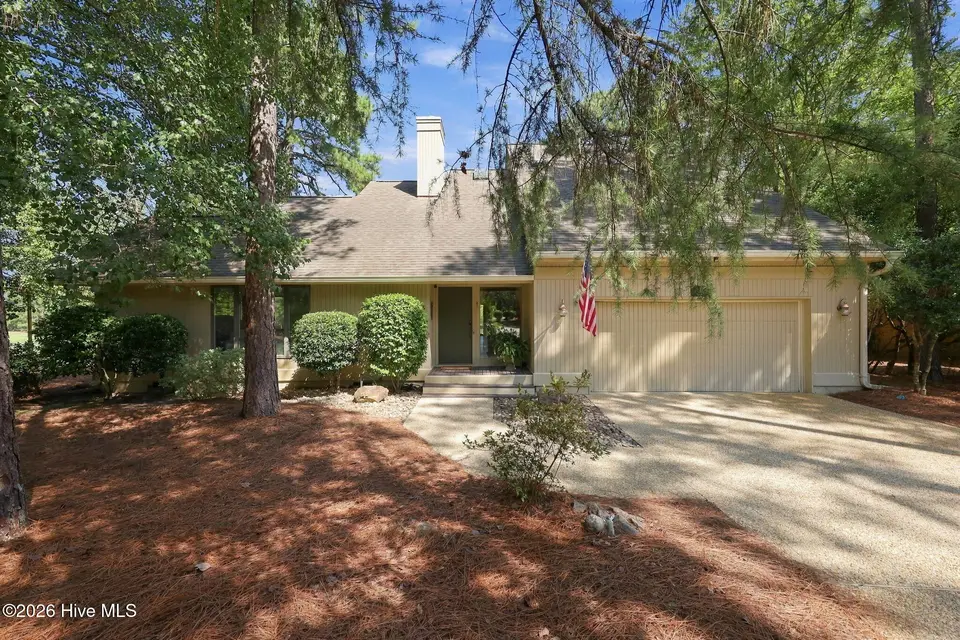 25 Lake Hills Road, Pinehurst, NC 28374 – photo 1 of 26: 25 Lake Hills Road