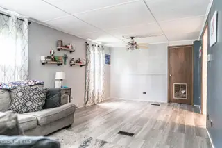 2820 Roseland Road, Aberdeen, NC 28315 – photo 8: Living