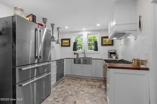 217 Turner Street, Beaufort, NC 28516 – photo 15: Kitchen