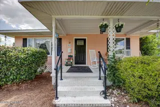 613 Franklin Avenue, New Bern, NC 28560 – photo 2: 01-613_Franklin-16