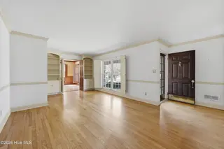 1514 Crescent Drive, Elizabeth City, NC 27909 – photo 11: Living Room