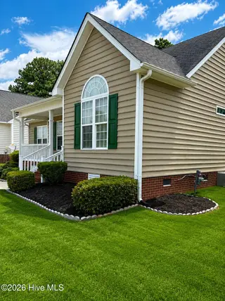 2205 Seagrave Drive, Winterville, NC 28590 – photo 2: 2205 - right side front view