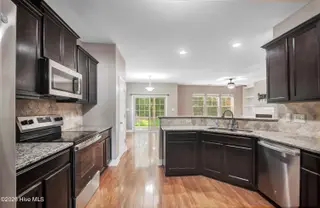 105 Birdsong Court, Aberdeen, NC 28315 – photo 8: 008_trevisuality_105_birdsong_ct-8_15