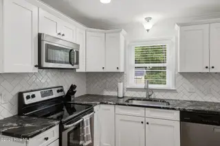 4524 Mockingbird Lane, Wilmington, NC 28409 — 4-bedroom home in Long Leaf Hills, Wilmington, NC, photo 21 of 58: 4524MockingbirdLn-70