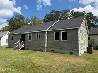 800 E Gordon Street, Kinston, NC 28501 – photo 3: Photo Sep 14 2026, 1 07 57 PM