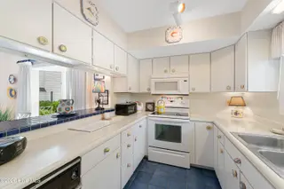 590 Westport Drive H1 Westport, Pine Knoll Shores, NC 28512 – photo 14: Kitchen
