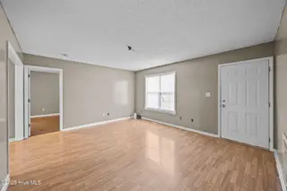 1403 Lockwood Road, Kinston, NC 28501 — 3-bedroom home in Brentwood, Kinston, NC, photo 6 of 32: Living Room