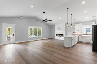 104 NE 36th Street, Oak Island, NC 28465 – photo 7: 8-web-or-mls-CAMMediaLLC.com (33 of 51)