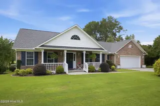 107 Silver Lake Court, Swansboro, NC 28584 – photo 1: 1-web-or-mls-590A5431