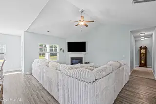 513 Orchard Creek Drive, Beulaville, NC 28518 — 3-bedroom home in Orchard Creek, Beulaville, NC, photo 8 of 34