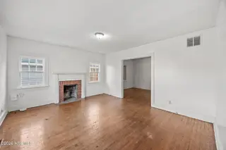 1705 S Pitt Street, Greenville, NC 27834 – photo 5: Living Room