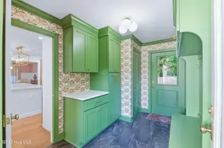 1925 Hawthorne Road, Wilmington, NC 28403 – photo 22: 004_1925_hawthorne_road-4_122