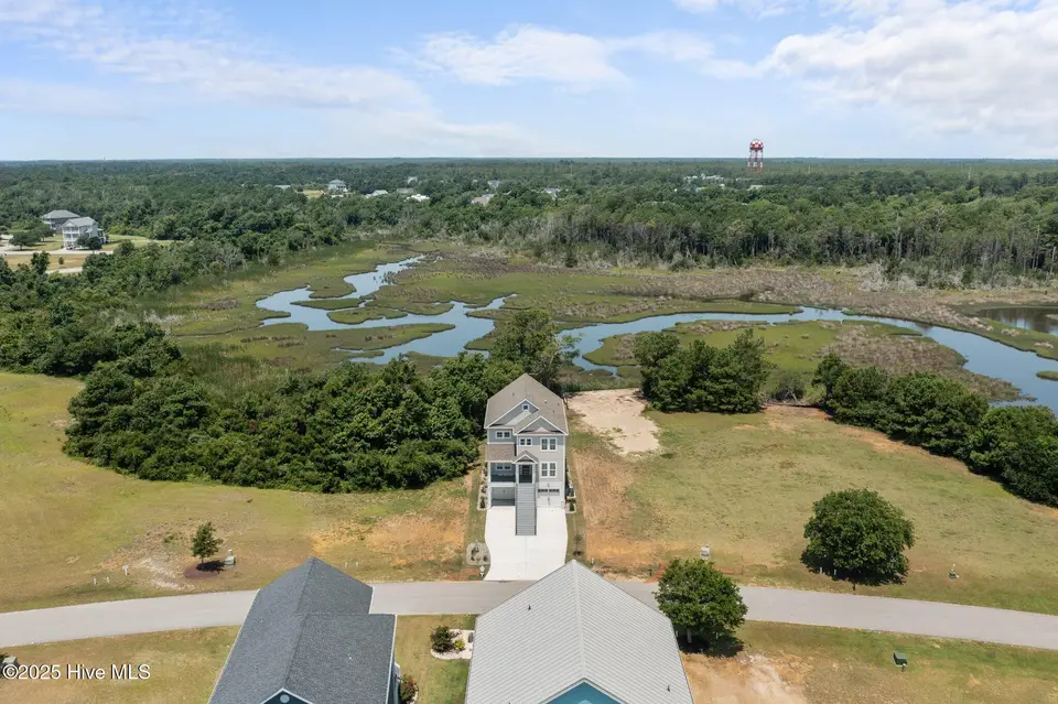 609 Cannonsgate Drive, Newport, NC 28570 – photo 1 of 41: 609 Cannonsgate Drive