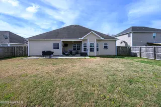 3408 Lefringhouse Lane, New Bern, NC 28562 — 3-bedroom home in Hardee Farms, New Bern, NC, photo 22 of 38: Fenced Backyard