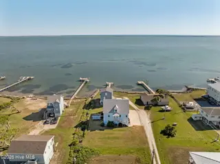 117 Sandfiddler Lane, Harkers Island, NC 28531 – photo 2: 18-web-or-mls-117 Sandfiddler Ln 018