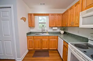 34 Pirates Cove Drive, Swansboro, NC 28584 – photo 11: DSC_2137